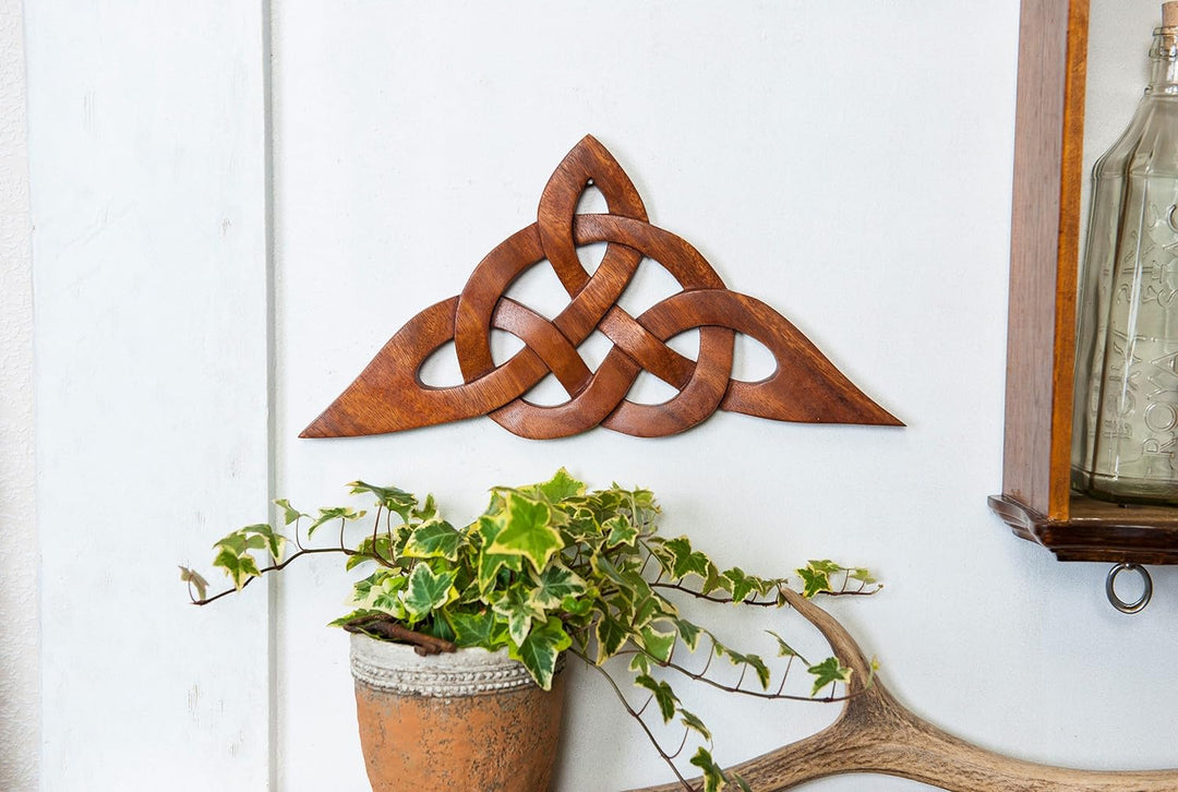 Windalf Handgearbeitetes Rustikales Holzbild Keltischer Knoten DIATHAN 35 cm Holzornament Wandbild S