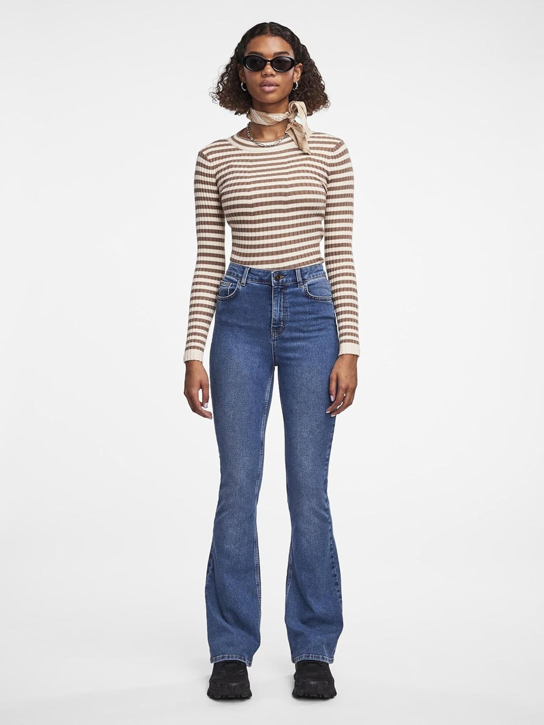 PIECES Damen Pcpeggy Flared Hw Jeans Mb Noos Bc, M Medium Blue Denim