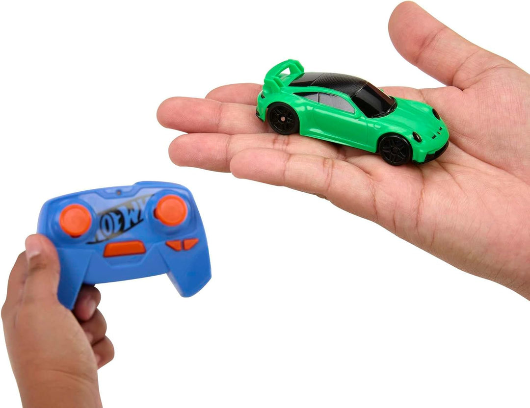Hot Wheels Ferngesteuertes Auto, Ferngesteuerter Porsche 911 im Massstab 1:64, aufladbar per USB-Kab