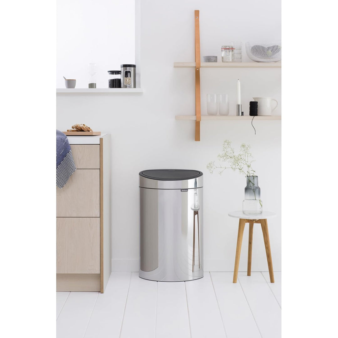 Brabantia Touch Bin New mit herausnehmbaren Kunststoffeinsatz, 40L, Edelstahl, Brilliant Steel, 32.8