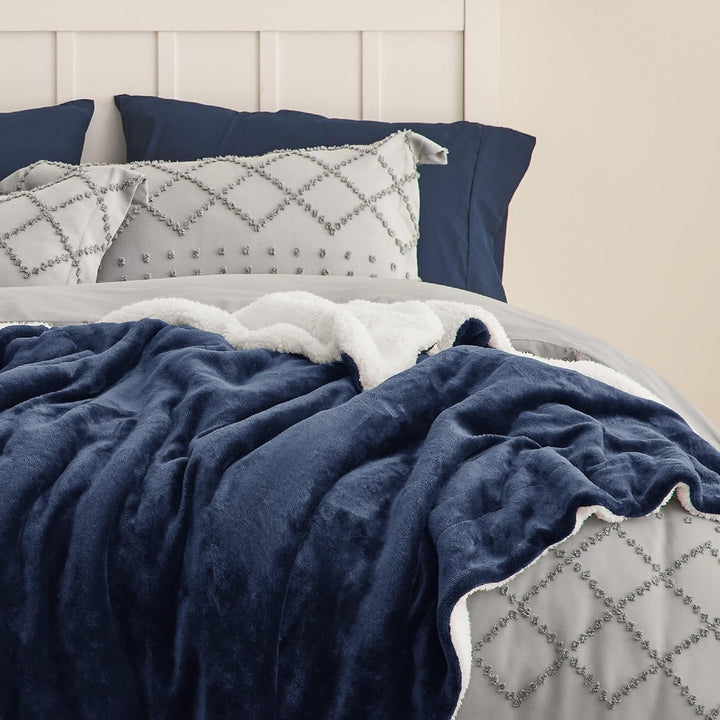 BEDSURE Kuscheldecke Flauschig Sofaüberwurf Marine Blau - Decke Sofa Klein als Couchdecke Überwurf u
