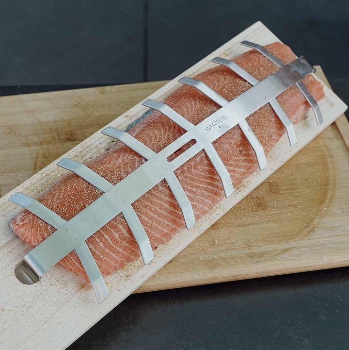 SANTOS Flammlachshalter mit Brett - Flammlachs - Einstellbarer Neigungswinkel - Edelstahl Halterung,