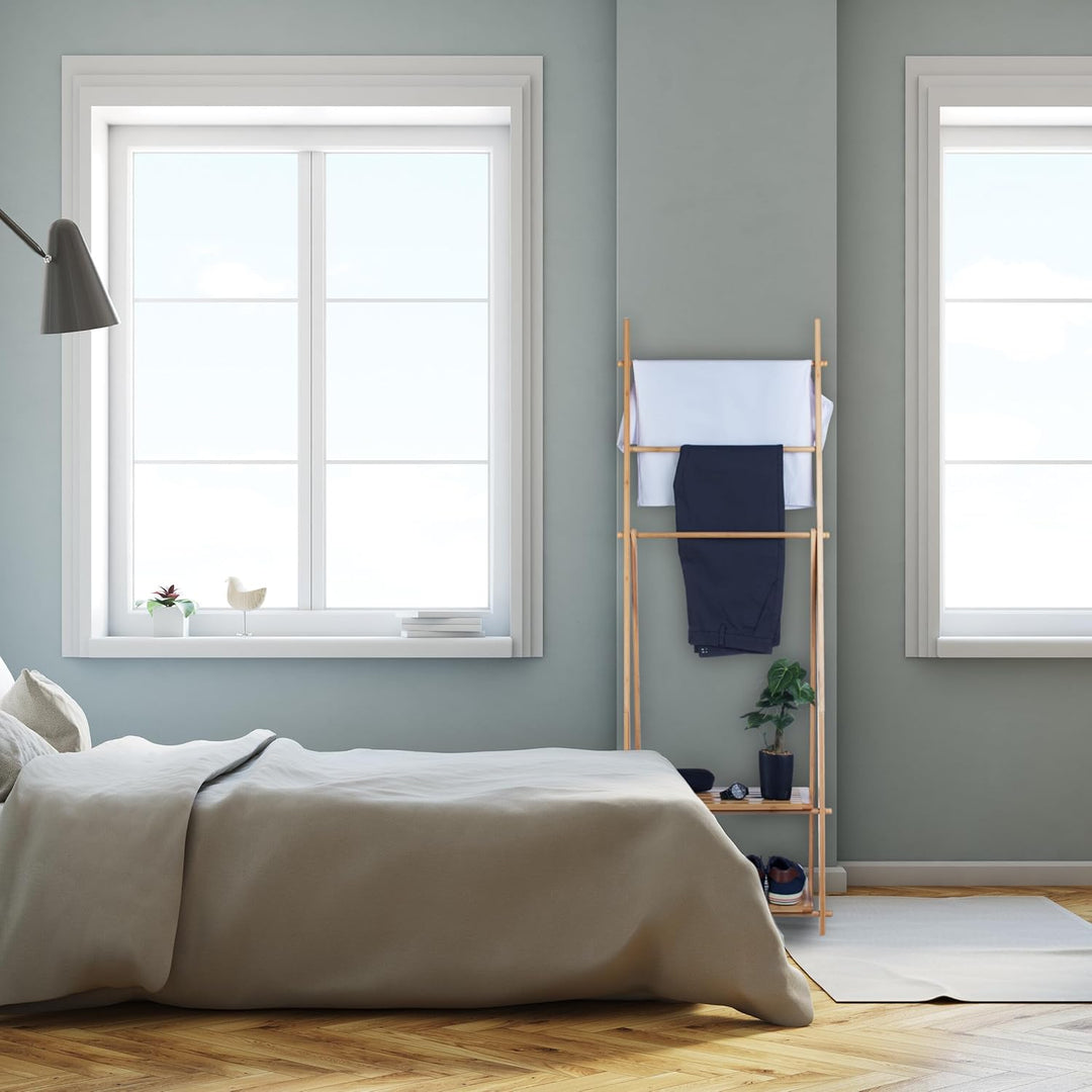 Relaxdays Handtuchständer Bambus, 3 Stangen, 2 Ablagen, HBT: 153 x 53,5 x 30 cm, freistehend, Duscht