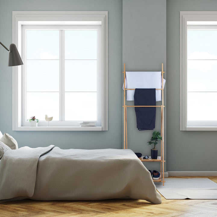 Relaxdays Handtuchständer Bambus, 3 Stangen, 2 Ablagen, HBT: 153 x 53,5 x 30 cm, freistehend, Duscht