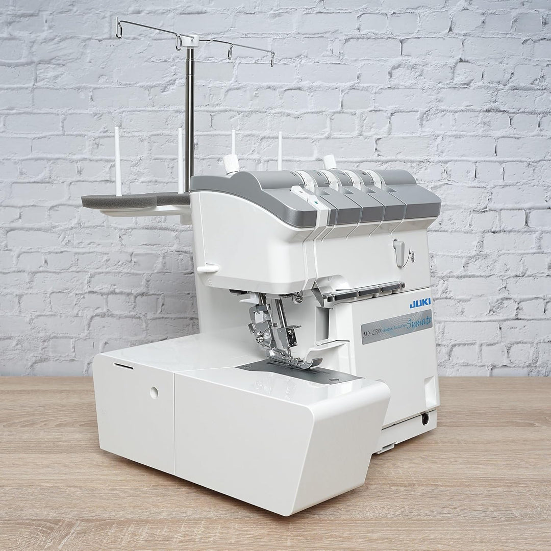 Juki MO-2500 Sumato 4/3/2 Overlock-Nähmaschine mit Lufteinfädelung