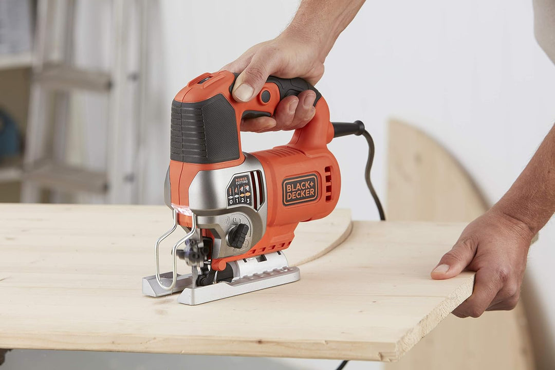 Black+Decker Elektronik-Pendelhub-Stichsäge (650 Watt, 19mm Hublänge, max. 90 mm Schnitttiefe, 3 Pen