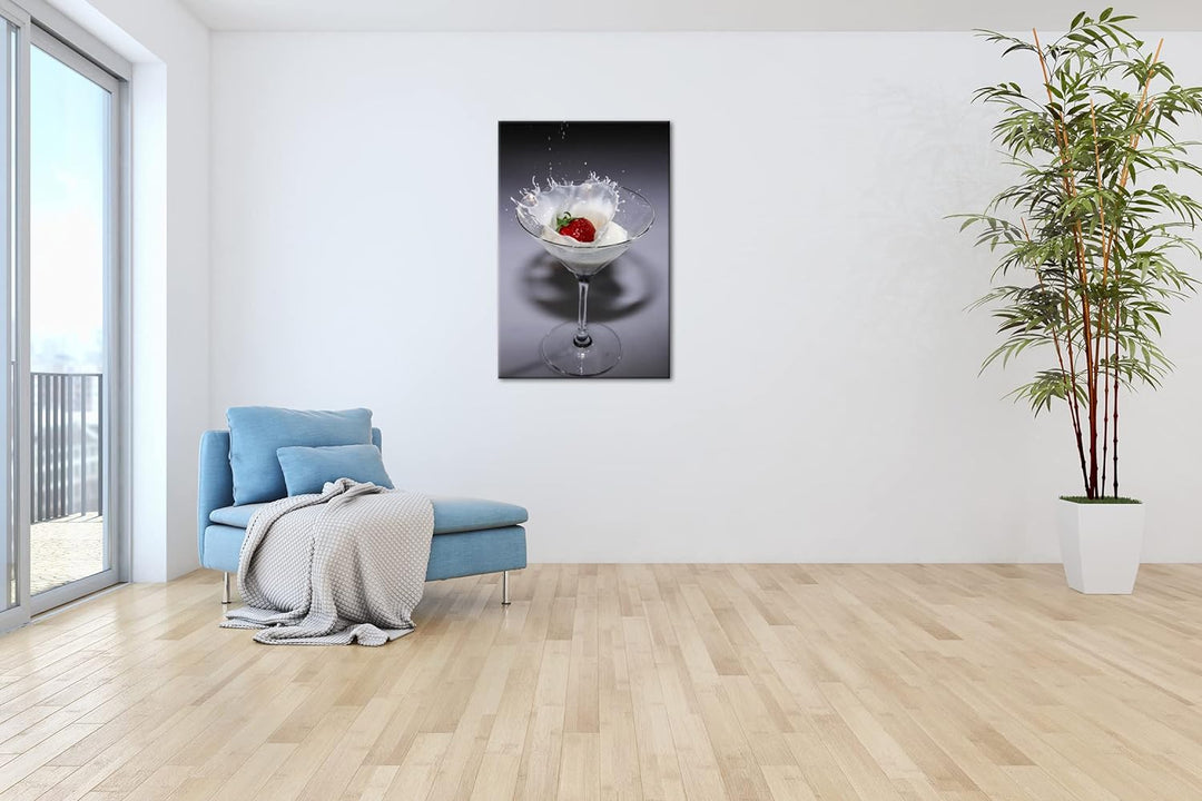 deyoli kleines Cocktailglas mit Erdbeere und Sahne im Format: 80x60 als Leinwandbild, Motiv fertig g