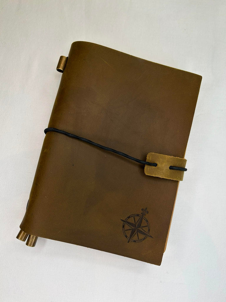 WANDERINGS Reisetagebuch A6 nachfüllbares Leder-Reisetagebuch, handgefertigtes echtes Leder - Klein