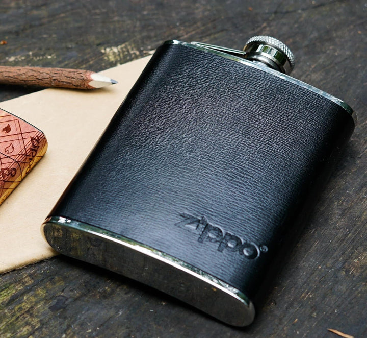 Zippo Flachmann Edelstahl - Leder umhüllt - Silber - 177 ml - Mokka - Ideal für Wandern und Outdoor