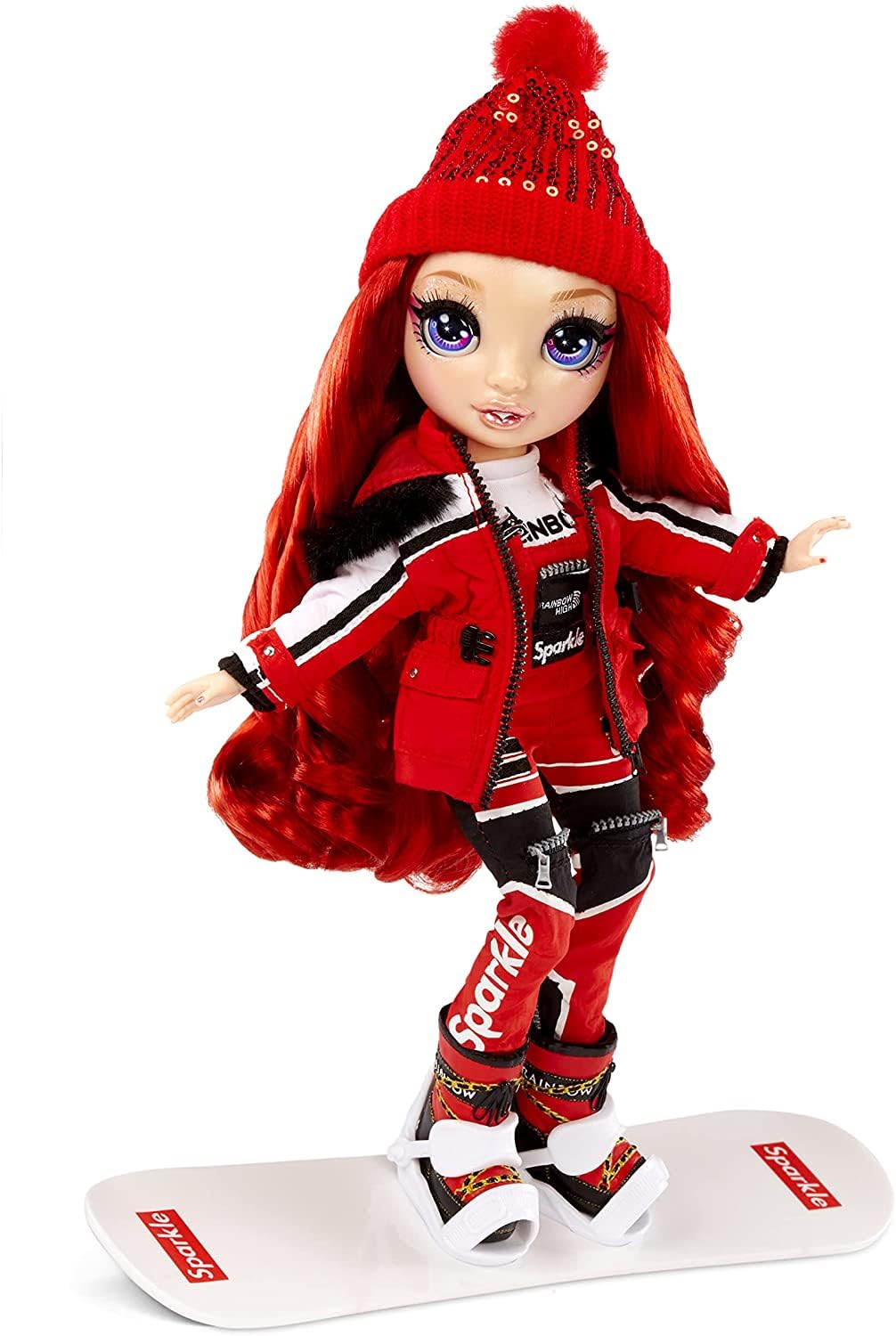Rainbow High Winter Break Ruby Anderson - Rote Modepuppe mit 2 Outfits, Skiausrüstung und Puppenstän