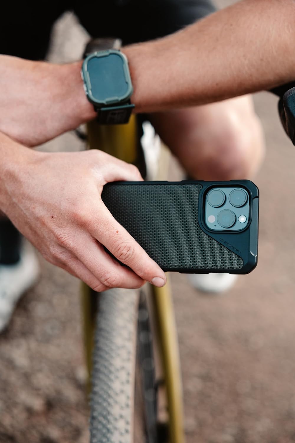 URBAN Armor Gear Metropolis LT Case kompatibel mit Apple iPhone 15 Plus Hülle [Fallschutz nach Milit