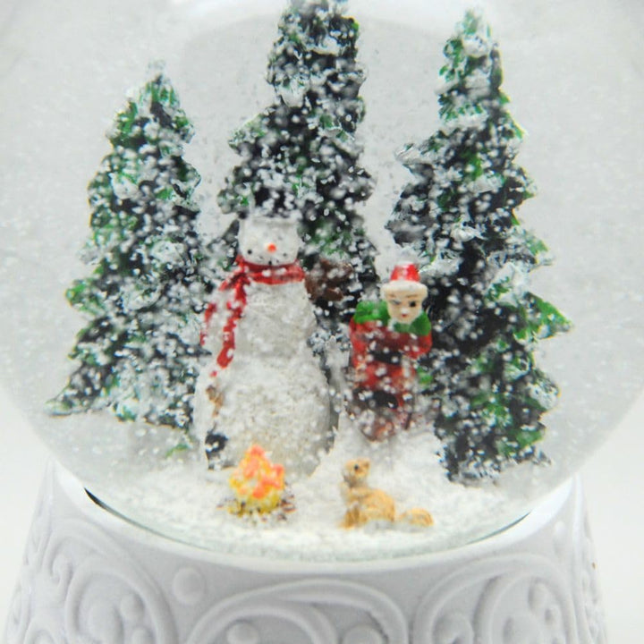Schneekugel Weihnachten Spieluhr | Schneemann Steht Kind auf Schlitten| Ornament Sockel weiss | Höhe