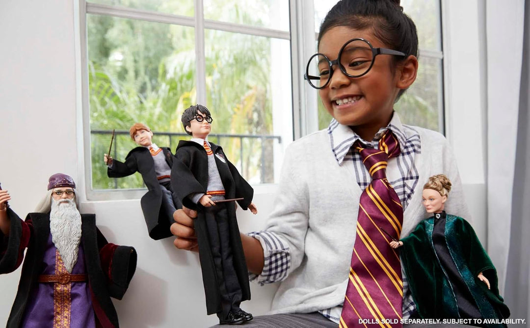 Mattel Harry Potter - Sammlerpuppe (ca. 26 cm) mit Hogwarts-Uniform, Gryffindor-Robe und Zauberstab,