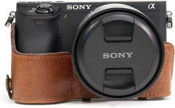 MegaGear Sony Alpha A6500 (up to 16-70mm Lens) Ever Ready Echtleder Kamera-Case mit Trageriemen und