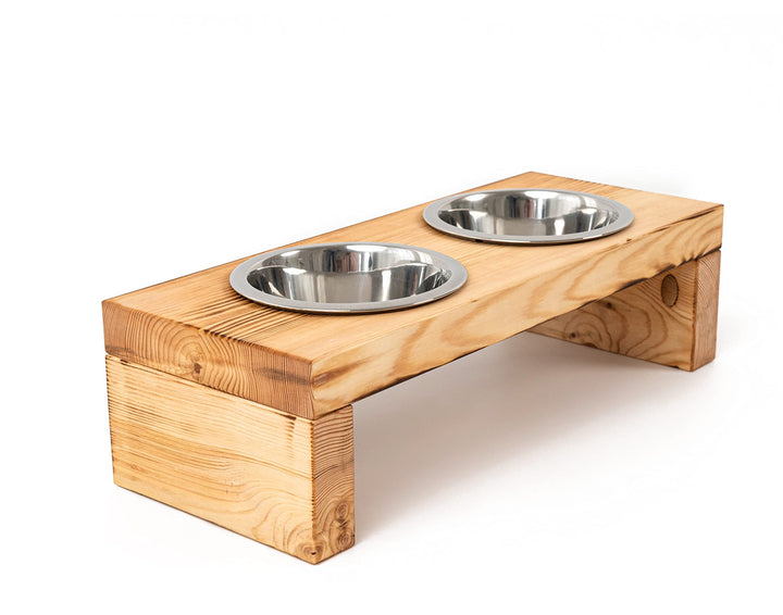 Woodworms Futterstation mit 2x 800ml Edelstahlnäpfen, handgemachte Echtholz Hundebar, Hundenapf für