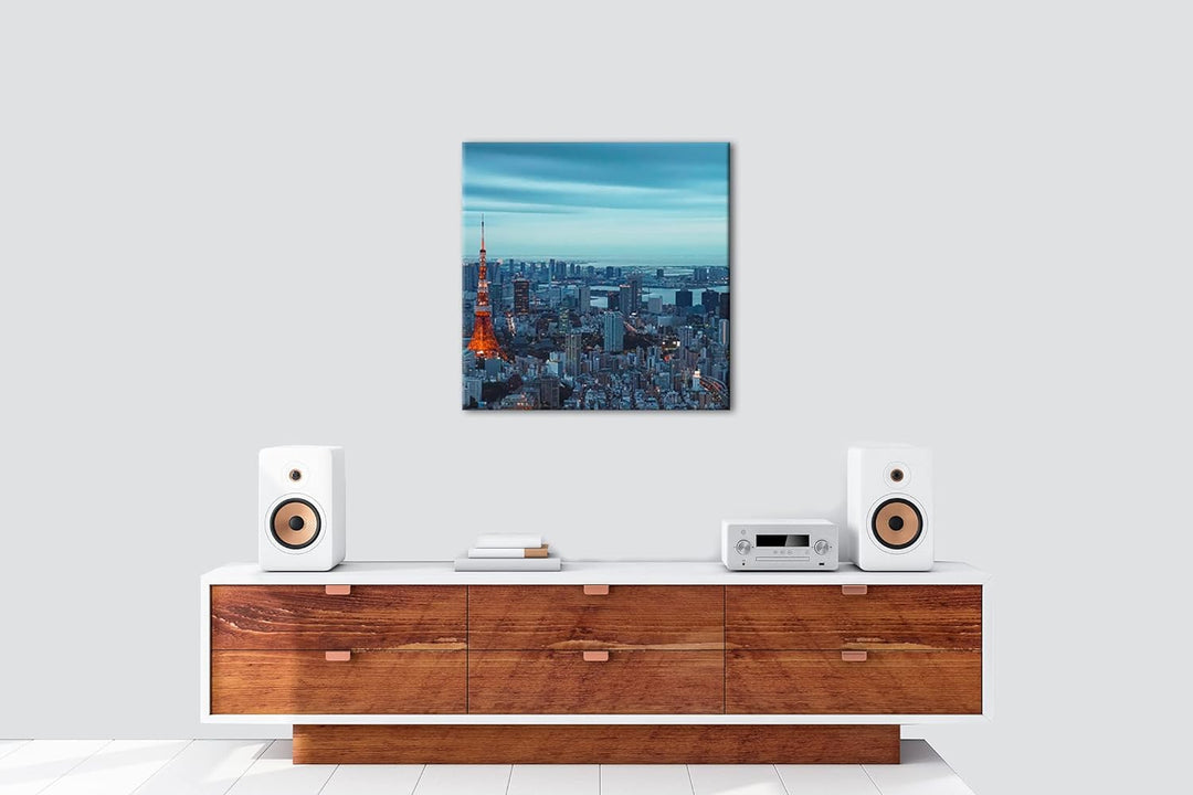 Tokyos Blickfang - der rotleuchtende Tokyo Tower Format: 70x70 als Leinwandbild, Motiv fertig gerahm