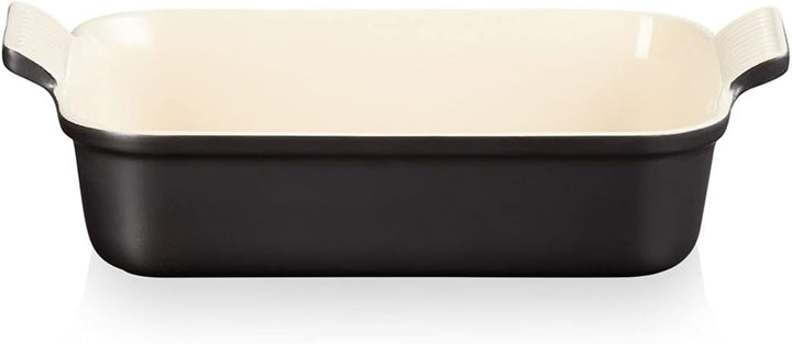 Le Creuset Rechteckige Auflaufform Tradition aus Steinzeug, 26 cm, 2.4 Liter, Schwarz matt, 71102260