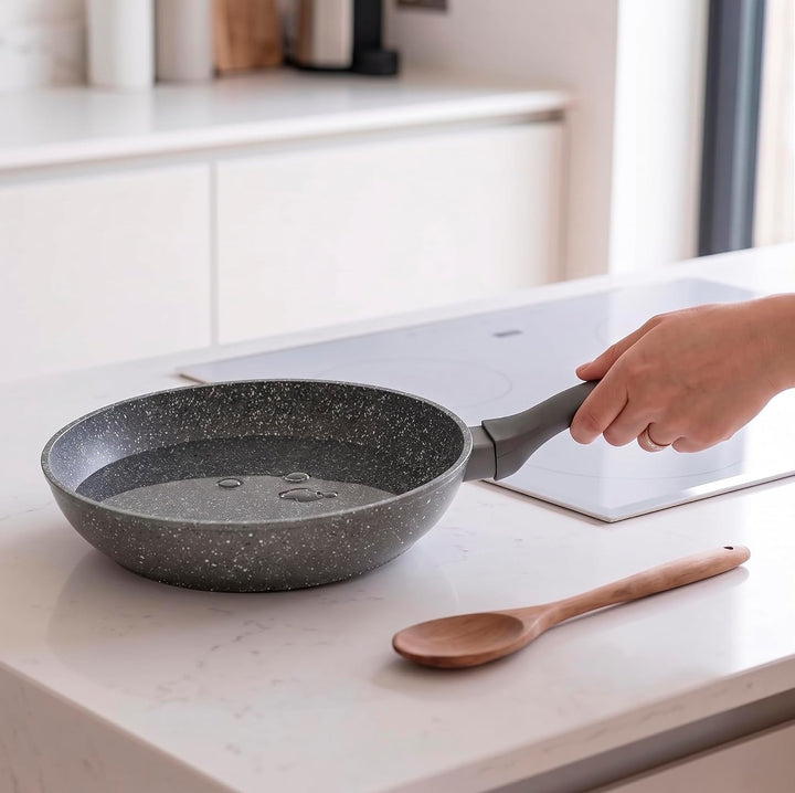Menax Focus - Geschmiedete Aluminiumpfannen - 5-Schicht-Antihaftbeschichtung - Ø 18 cm, 18 cm