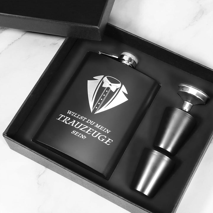 Trauzeugen Flachmann Willst Du Mein Trauzeuge Sein mit Karte 8oz Flachmann Mit Gravur Schwarz 4 Bech