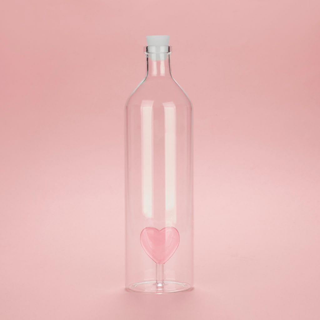 balvi Flasche Love 1,2L Wasserflasche Innen ist eine Figur befestigt Silikonzapfen Borosilikatglas 3