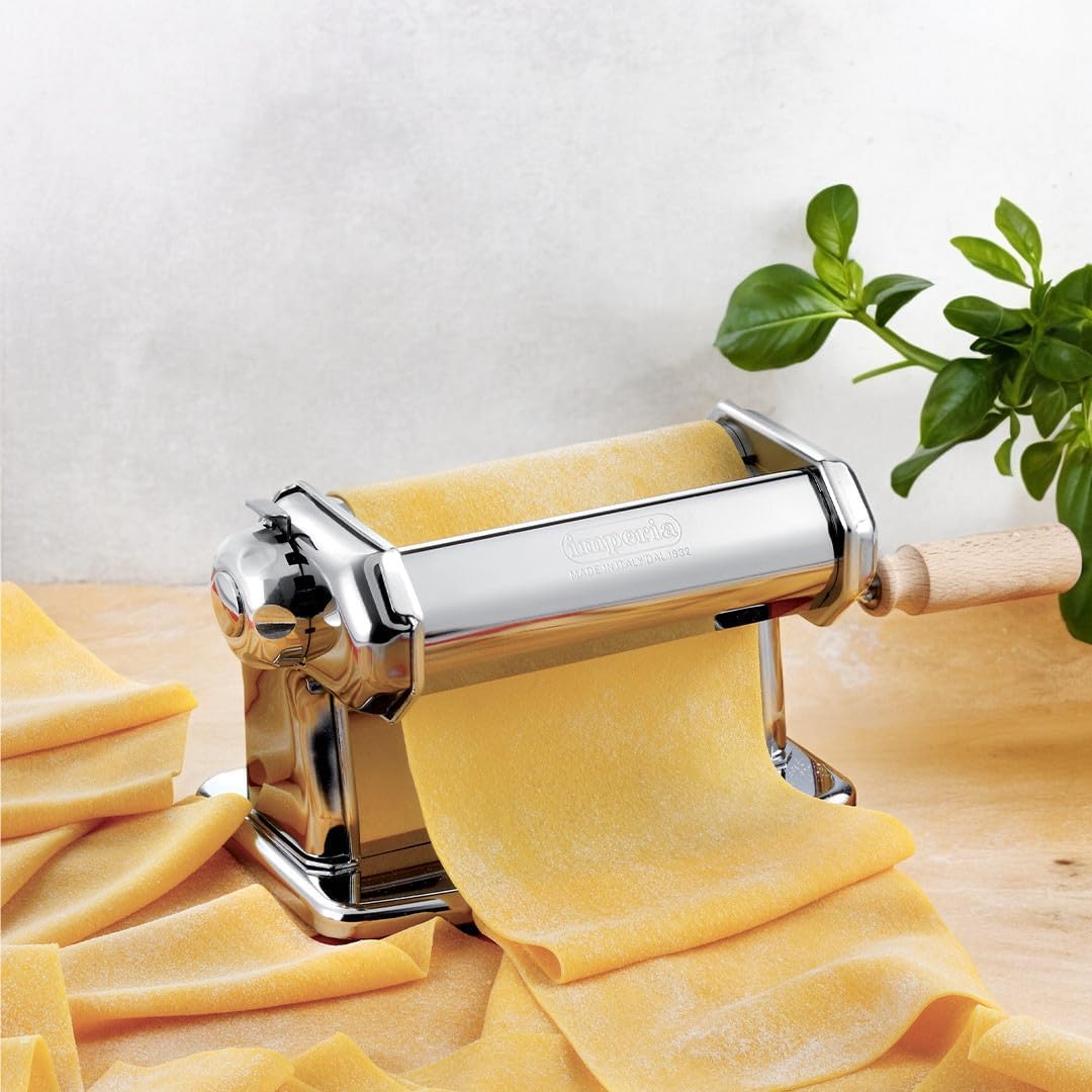Imperia Sfogliatrice Classica. Nudelmaschine. 100% Made in Italy. Frischpastamaschine aus Stahl. Man