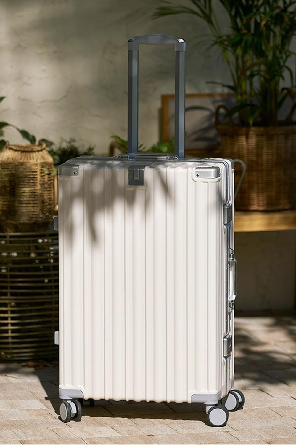 Aoliwei Mittelgrosser Koffer M 67cm - Alurahmen Hartschalenkoffer aus 100% Polycarbonat, ca. 65L - P