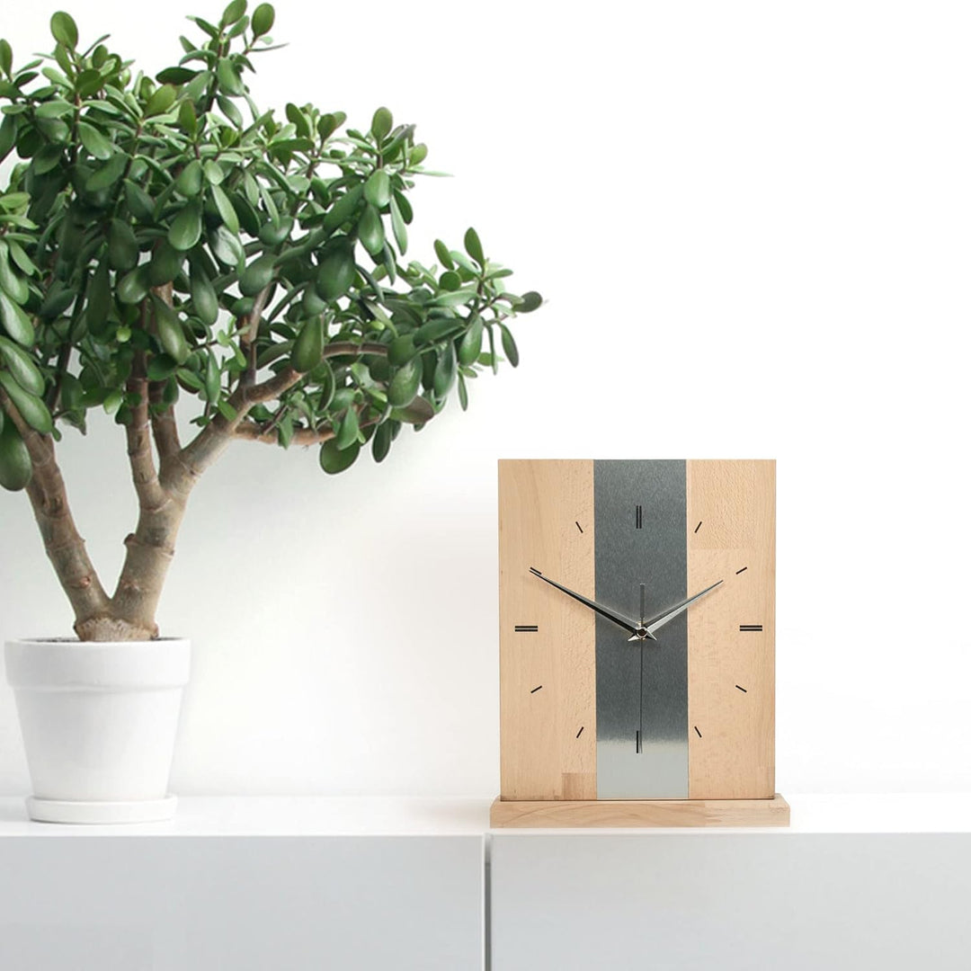 Kreative Feder Designer-STANDUHR Silver Stripe aus MASSIVHOLZ 27x20cm – analoge TISCHUHR ohne Tickge