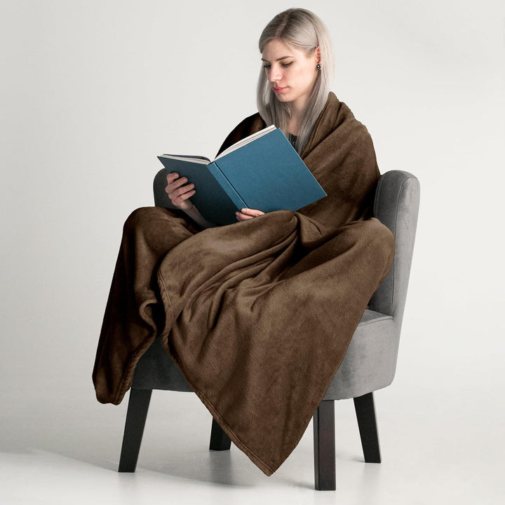 DecoKing Kuscheldecke 160x210 cm braun Decke Microfaser Tagesdecke Fleece weich sanft kuschelig Scho