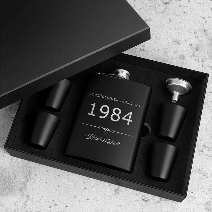Maverton Flachmann Set 200 ml mit Gravur - Taschenflasche + 4 Schnapsgläsern 20 ml mit Trichter - Br