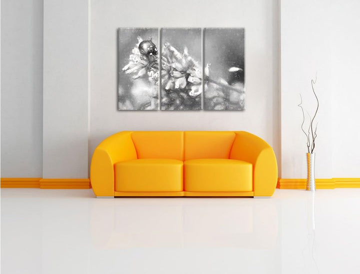 Pixxprint Kleiner Marienkäfer auf Lavendel Kunst Kohle Effekt 3-Teiler Leinwandbild 120x80 Bild auf