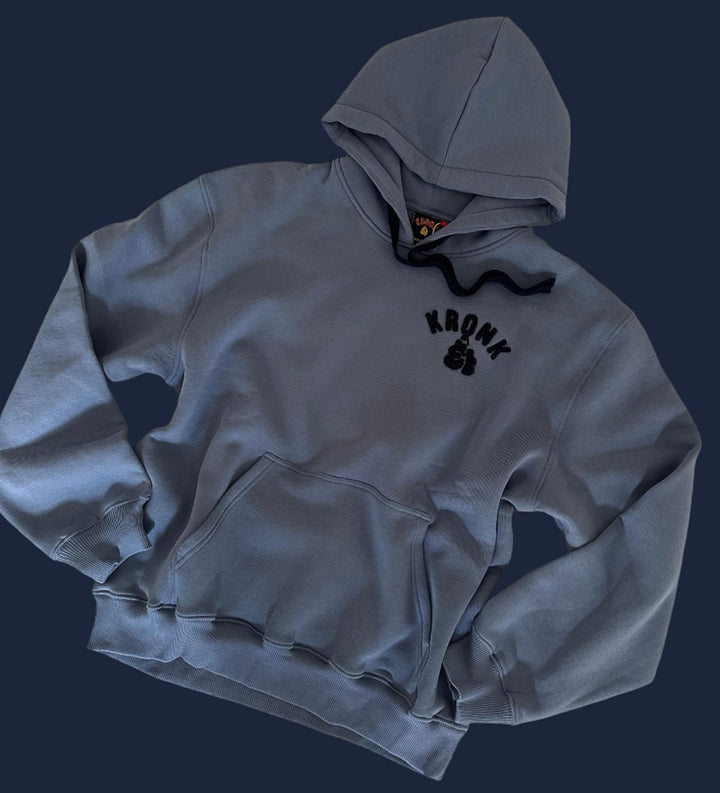 Kronk Detroit Applique Herren Hoodie Regular Fit L Boxteam Steel Blue, L Boxteam Steel Blue