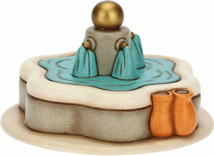 THUN - Krippe 2022 - Figur Krippe Brunnen aus Keramik von Hand verziert - Linie Krippe Klassische -