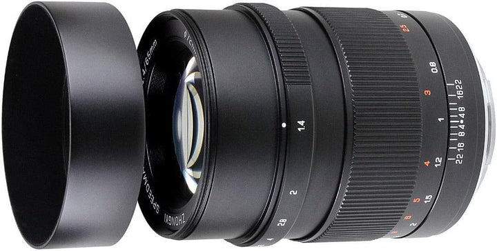 Mitakon Zhongyi Speedmaster 65 mm f/1.4 Objektiv für Fuji GFX Mount Kamera