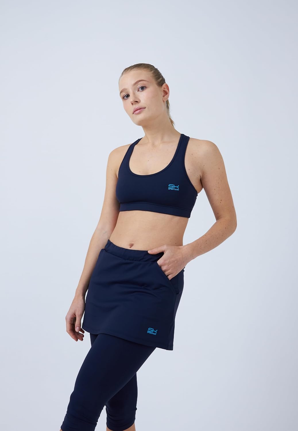 Sportkind Mädchen & Damen 2-in-1 Tennisrock mit Taschen & 3/4 Capri Leggings, Laufrock, Yogahose mit