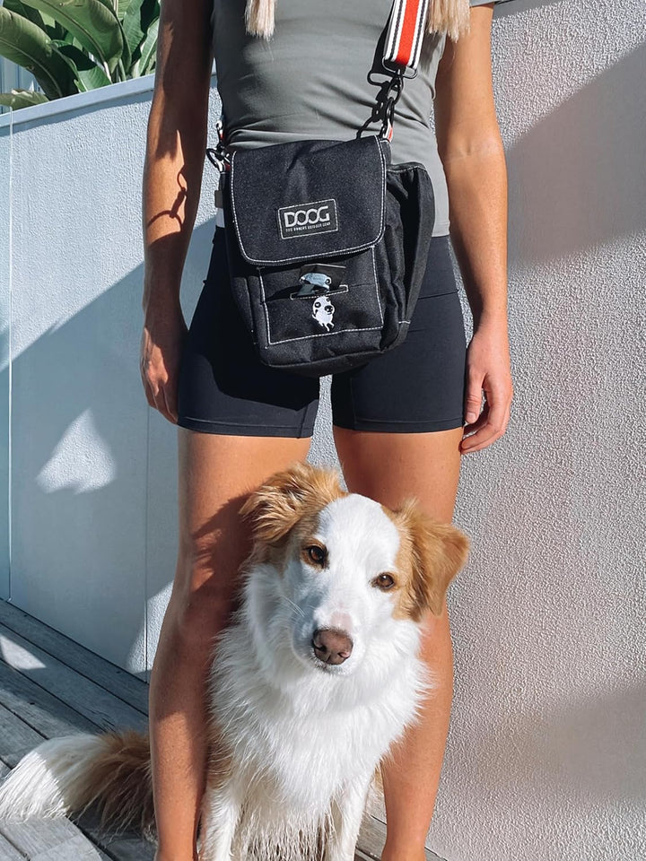 DOOG Walkie-Tasche – verstellbare Leckerli-Tasche für Hunde mit Kotbeutel & Wasserflaschenfächern –
