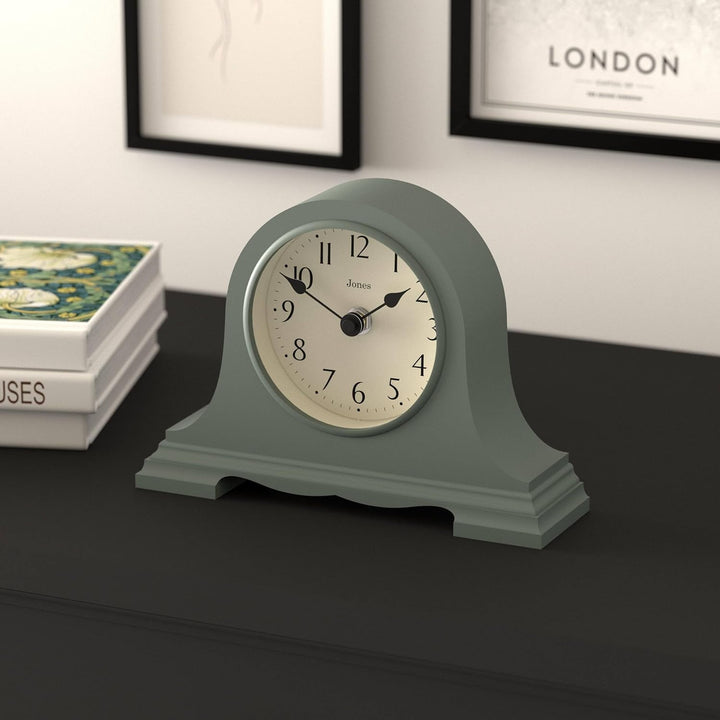 JONES CLOCKS® Speakeasy kaminuhr | Klassisches Design des napoleonhutes | Grün | Zeitgenössischer kl