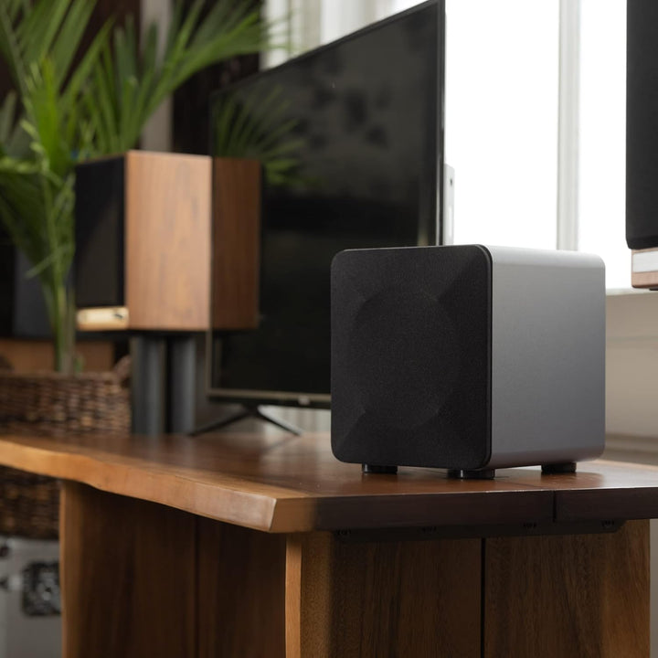 Audioengine S6 Aktiv Subwoofer 15 cm kompakte Grösse, kraftvoller Bass in einem kleinen Paket - 210