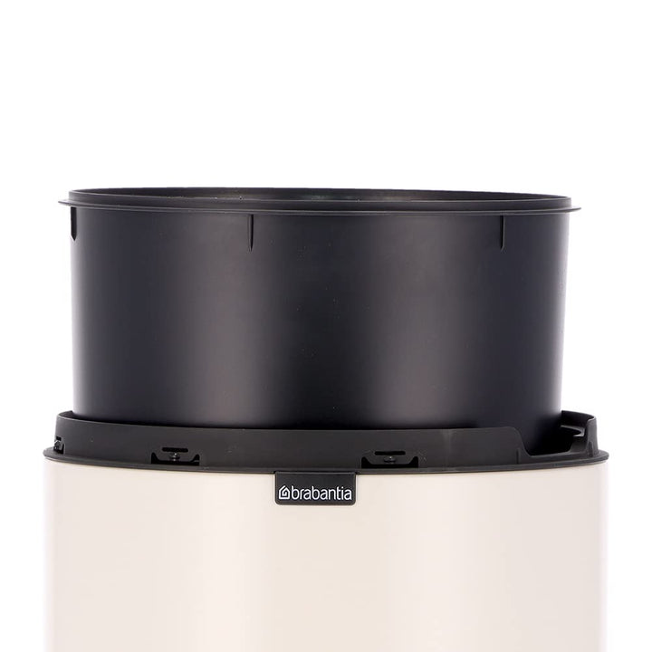 Brabantia - Touch Bin 30L - Grosser Mülleimer für die Küche - Soft-Touch-Öffnung - Entnehmbarer Inne