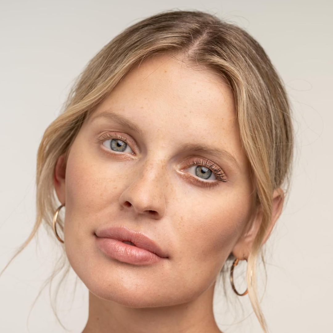 Tana Balsam Dark – getönte Wimpernpflege & Augenbrauenpflege mit Bienenwachs – Styling & Pflege in e