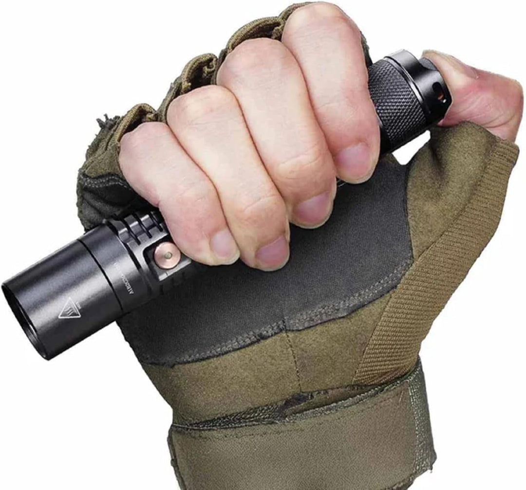 fenix 446 UC35 V 2 LED-Taschenlampe, Flashlight 1000 Lumen, Micro-USB, Schwarz