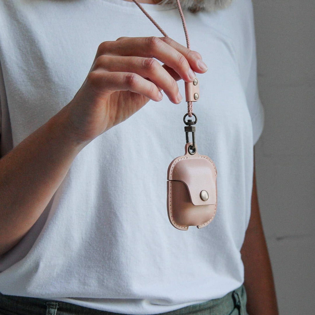 Woodcessories - AirPods 1 &amp; 2 Leder Hülle mit Halskette, AirCase (Rose Nude) AirPods 1 &amp; 2 Rosa, Air