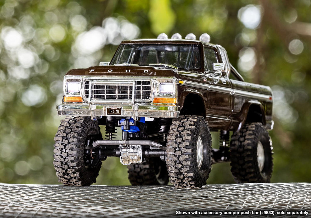 TRAXXAS TRX-4M Ford F150 braun 4x4 Lifted 1/18 Crawler RTR Brushed, mit Akku und USB Ladegerät