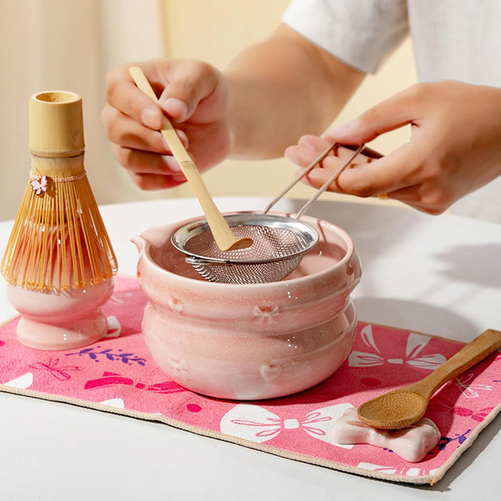 Nideen Matcha Set Rosa 8-teilig mit Schale, Besen, Löffel, Sieb & Zubehör – Traditionelles Matcha Te
