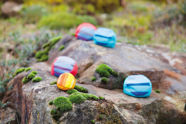 Remember Soft-Boccia Spiel Set - Boule Kugeln mit farbenfrohem Design, wasserabweisend, waschbar und