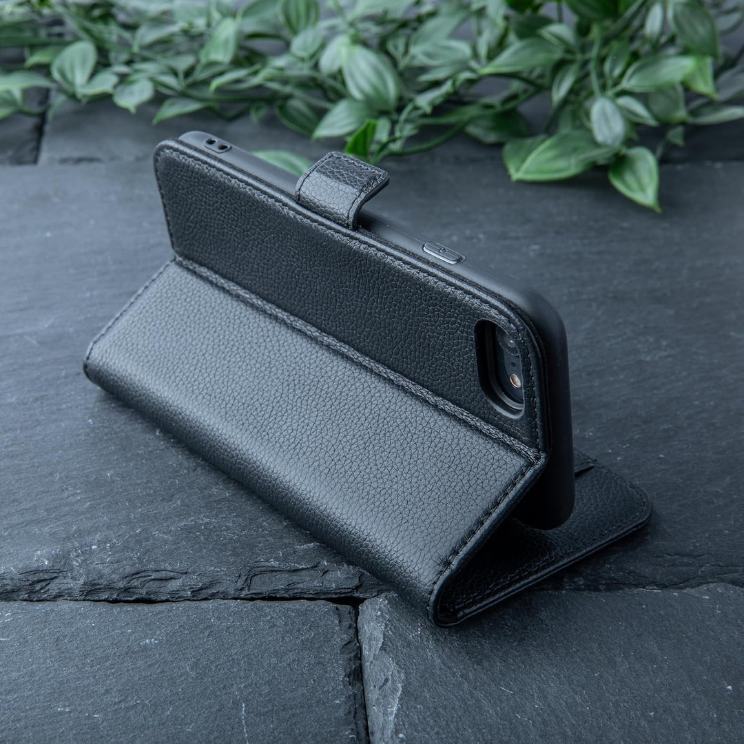 Snakehive Lederhülle für iPhone SE 2020 – Klapphülle mit Kartenfächern & Standfunktion (Geflecktes S