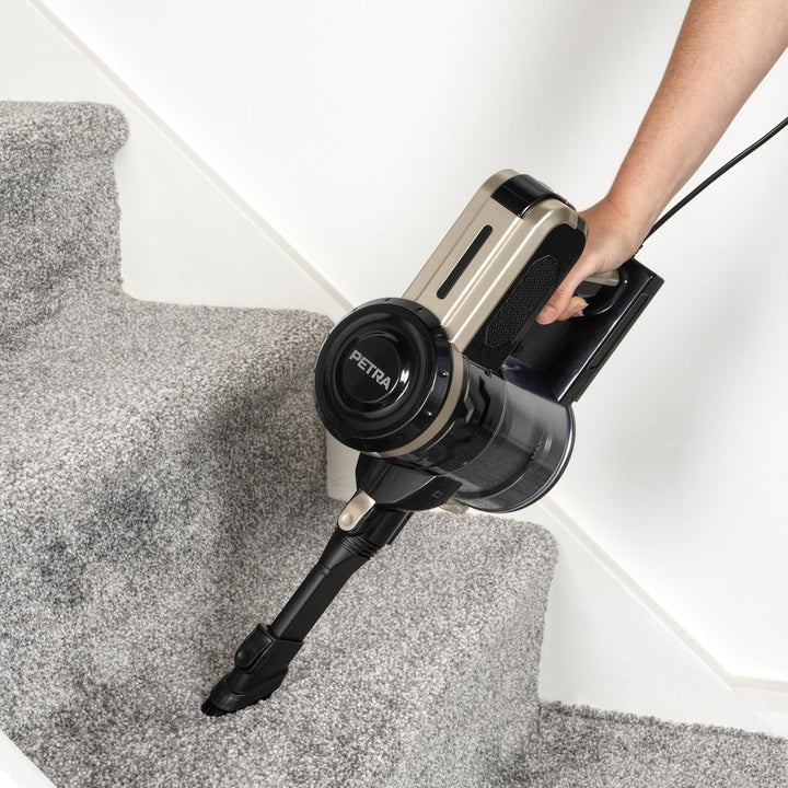 Petra PF01625VDE Turbo-Staubsauger mit 600ml Behälter, wandelt sich zu Handheld um, motorisierte LED