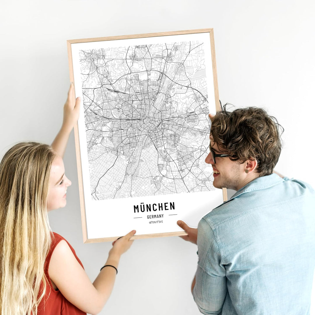 JUNOMI® München Poster XL mit Rahmen Eiche, DIN A2 Wohnzimmer Deko, Modernes Wandbild, München Bild,