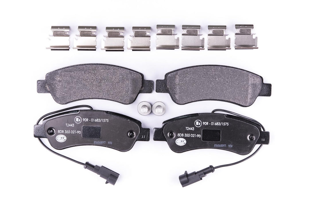 HELLA PAGID 8DB 355 021-901 Bremsbelagsatz - T2443 - Dicke/Stärke: 18.8mm - Bremssystem: Bosch - mit