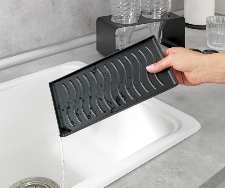 WENKO Flaschenhalter Wave mit herausnehmbaren Abtropftablett Schwarz