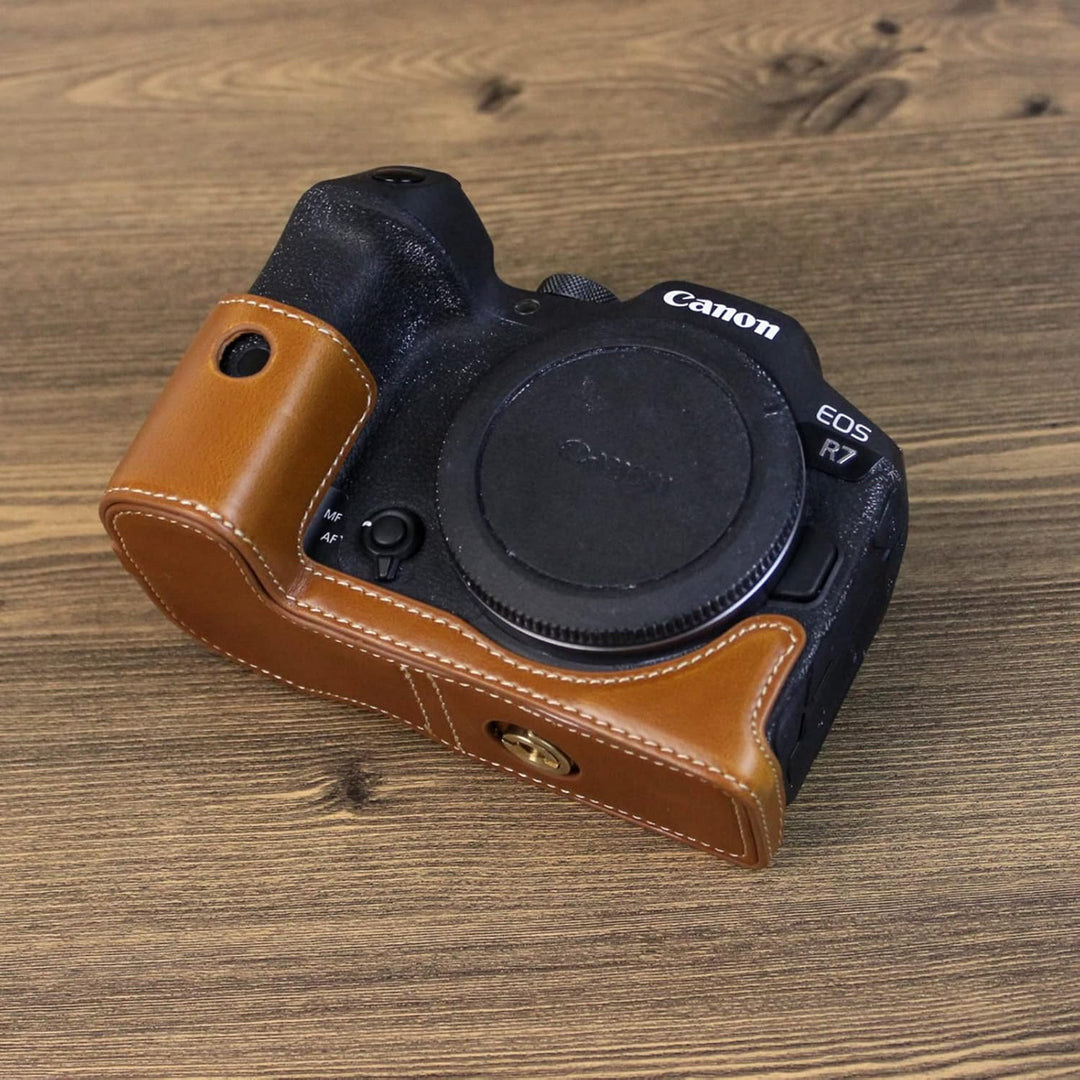 Rieibi EOS R7 Schutzhülle für Canon EOS R7 Digitalkamera (PU-Leder, Halbtasche für Canon EOSR7), bra